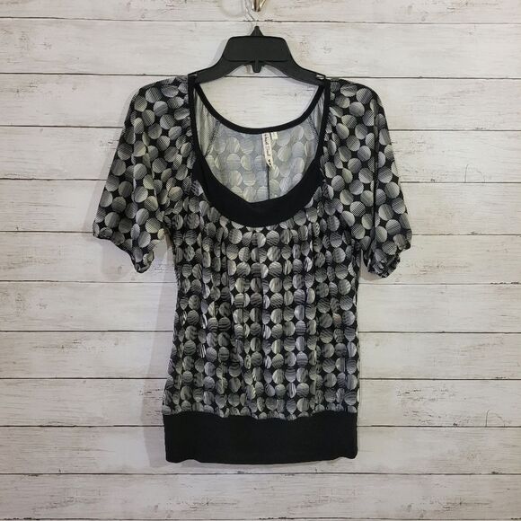 Boutique Brand Heart Soul Peasant Style Top in Geometric Print Size Medium - Picture 1 of 7